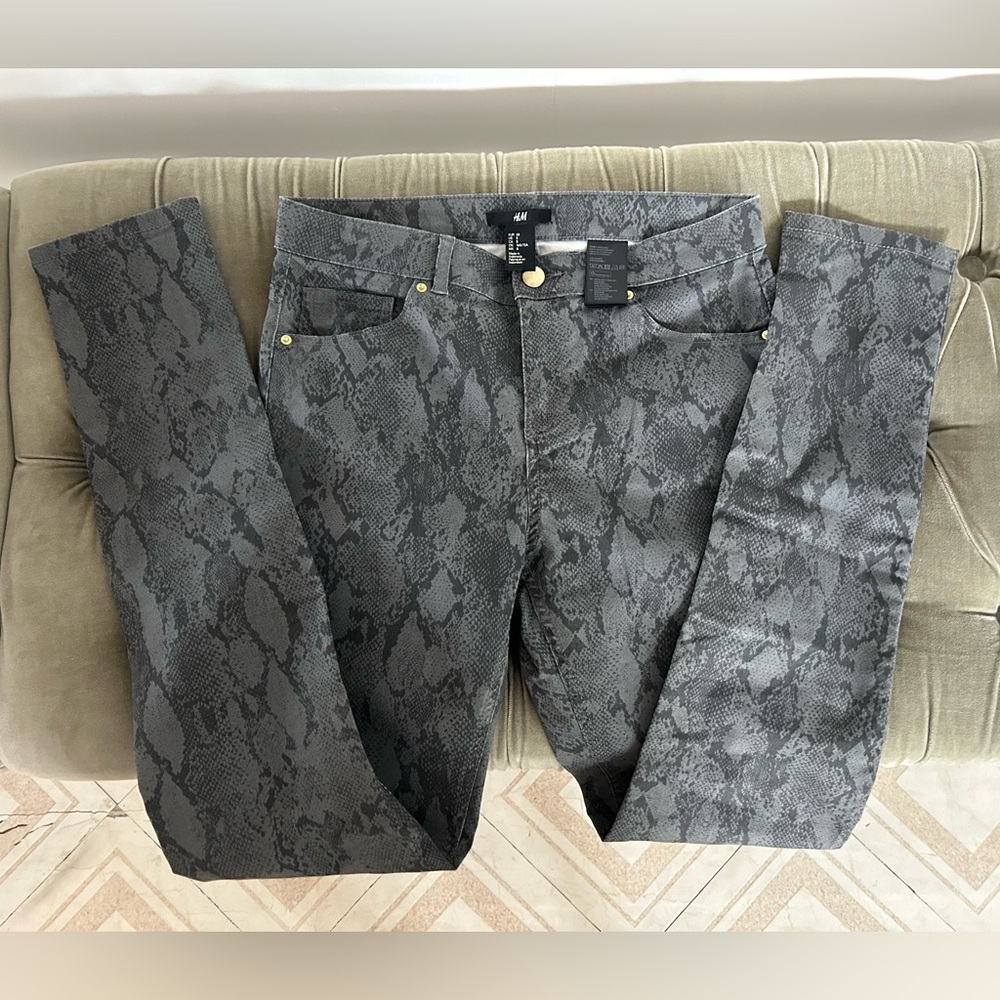 H&M Gray Snake Print Leggings Jeggings Size 8 NWOT Stretch Cotton Blend Skinny